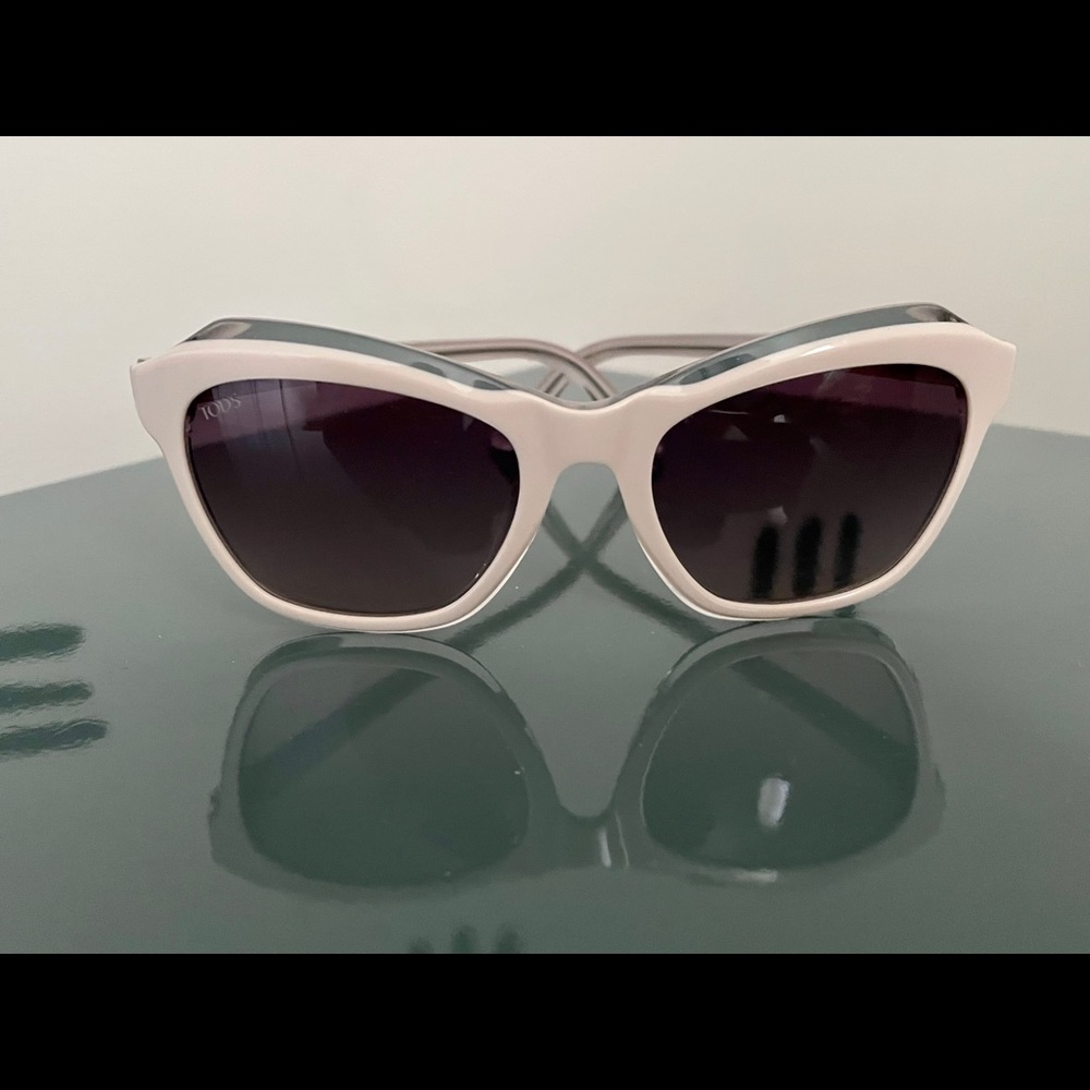 ✨ Authentic Tod’s White Square Sunglasses ✨